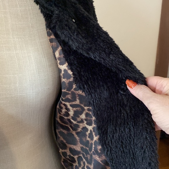 Madden Girl women’s soft faux fur black coat animal print lining snap closure - Picture 8 of 17